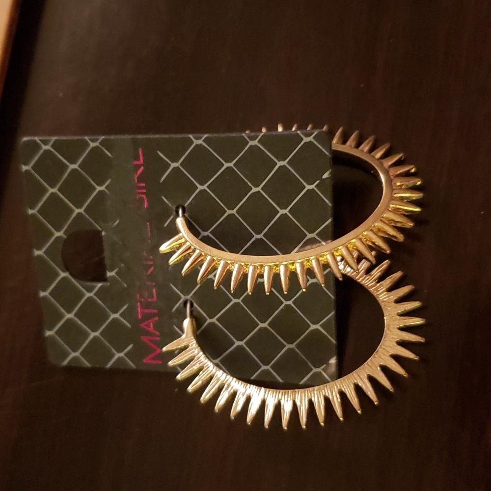 NWOT Gold hoop earrings